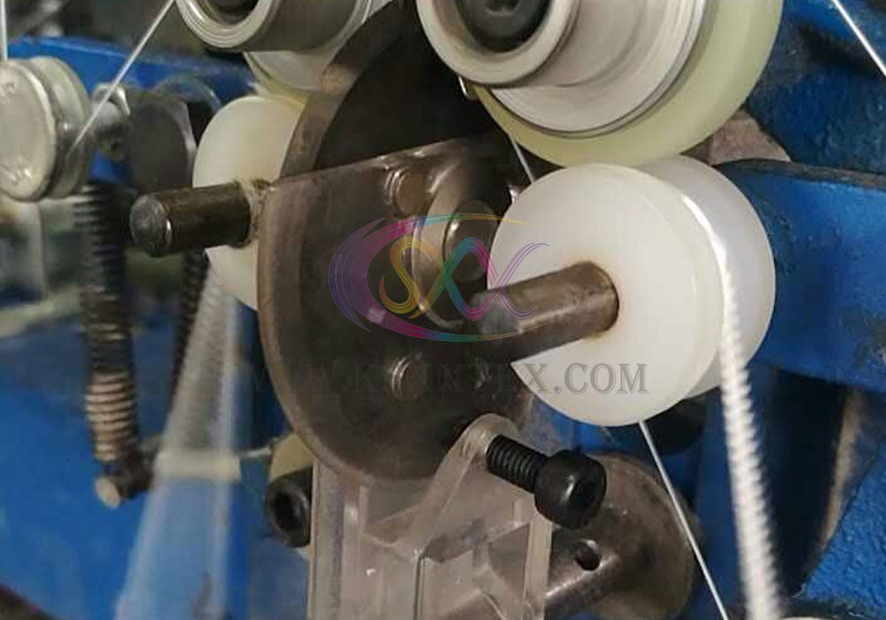 Chenille yarn cutter