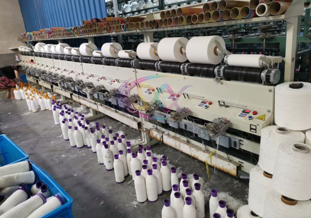 Chenille yarn rewinding machine